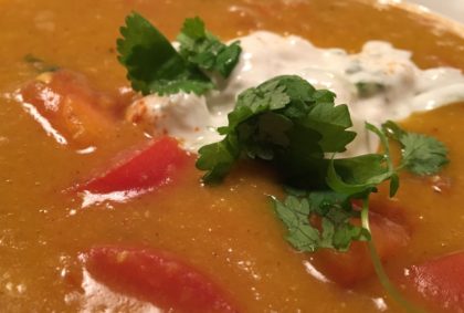 Indisk dal med agurkeraita