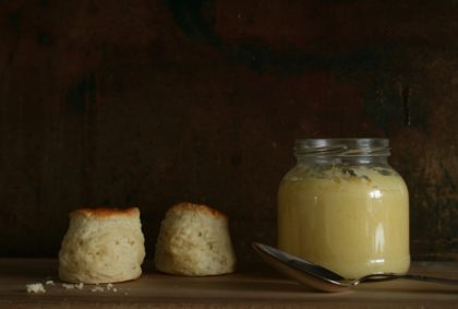 Scones og lemoncurd