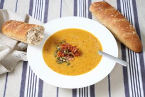 Græskarsuppe. En nem opskrift fra Bagvrk.dk.
