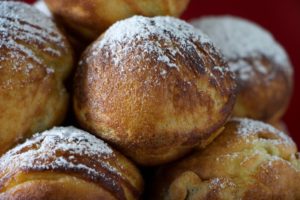 Æbleskiver, en klassisk opskrift fra Bagvrk.dk.