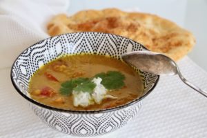 Indisk dal med agurkeraita. En nem opskrift fra Bagvrk.dk.