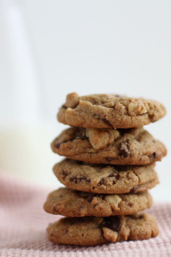 Chokoladecookies - de lækreste, chewy cookies, du kan ønske dig. Opskrift fra Bagvrk.dk.
