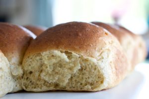 Hveder med fuldkornsspelt. En nem opskrift fra Bagvrk.dk.