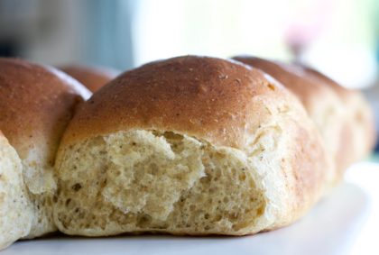 Hveder med fuldkornsspelt. En nem opskrift fra Bagvrk.dk.
