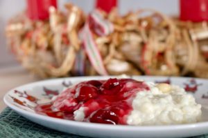 Risalamande med kirsebærsauce. En klassisk opskrift fra Bagvrk.dk.