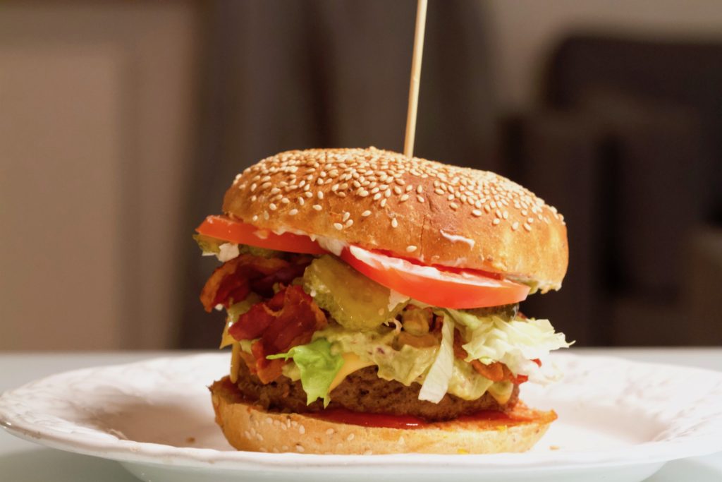 Fantastiske burgerboller med masser af smag. En opskrift fra Bagvrk.dk.
