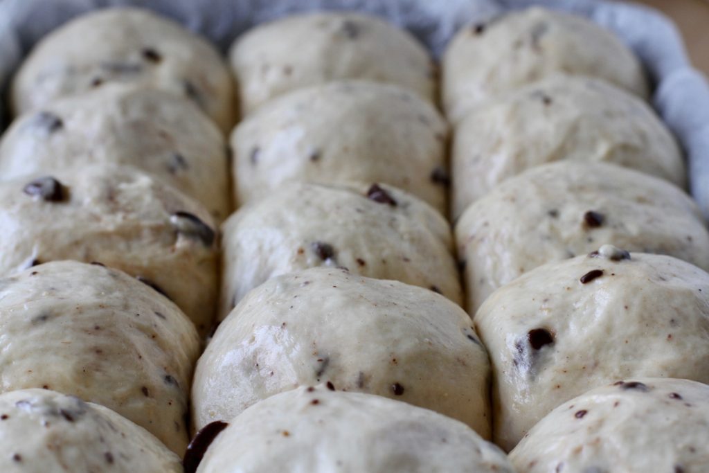 Fluffy chokoladeboller, helt uimodståelige. En opskrift fra Bagvrk.dk.