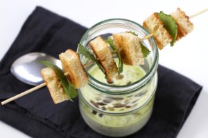 Kold agurkesuppe. En supernem opskrift fra Bagvrk.dk.