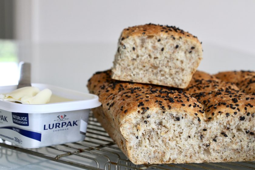 Grovbrød for begyndere. En supernem opskrift fra Bagvrk.dk.