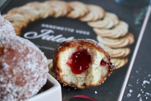Julebag - en boganmeldelse og Berliner Pfannkuchen - Bagvrk.dk