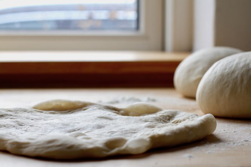Deep pan pizza dej. En opskrift fra Bagvrk.dk.