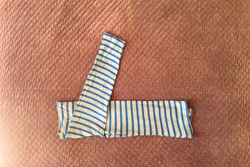 KonMari foldning af langærmet trøje - en guide fra Bagvrk.dk
