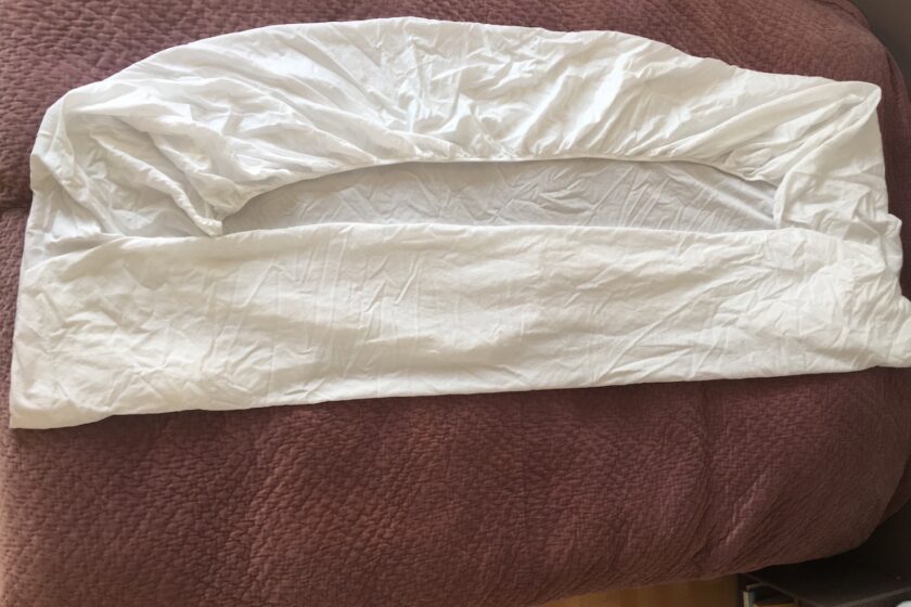 Sådan folder du et stræklagen perfekt, step 2