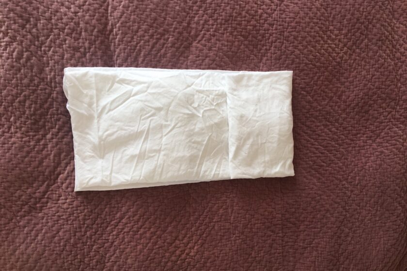 Sådan folder du et stræklagen perfekt, step 5