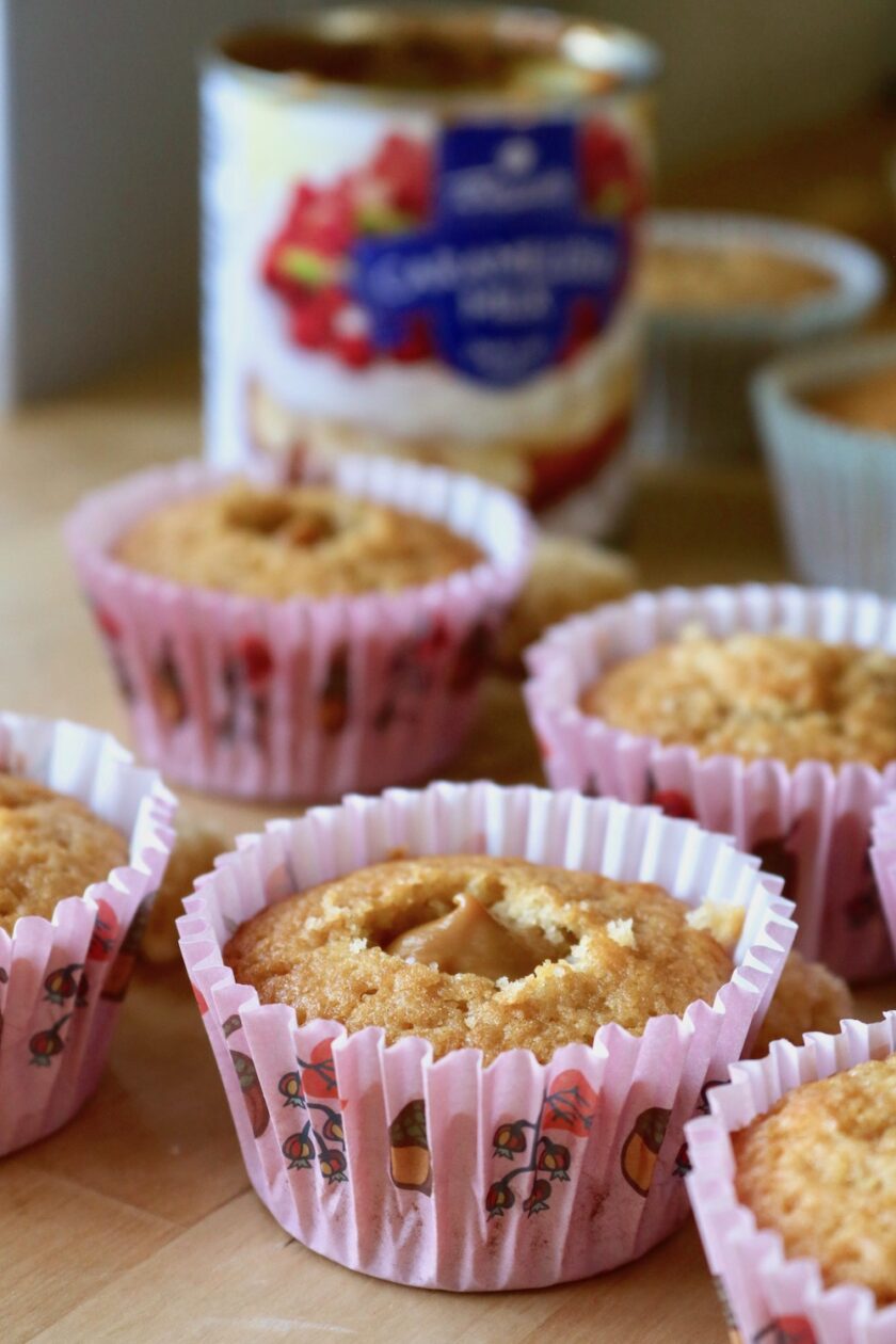 Fyldte muffins med karamelcreme, dulce de leche - Bagvrk.dk