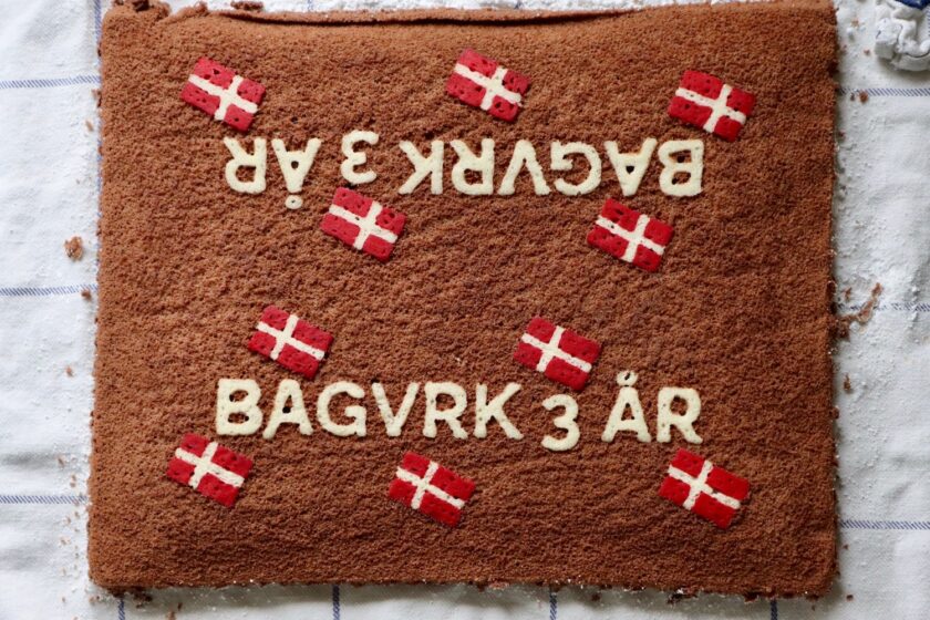 Bagvrk 3 år de to kagekanter før udskæring - Bagvrk.dk