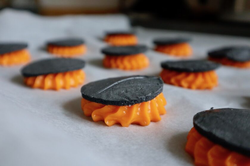 Halloween vandbakkelser choux au craquelin klar til ovnen Bagvrk.dk