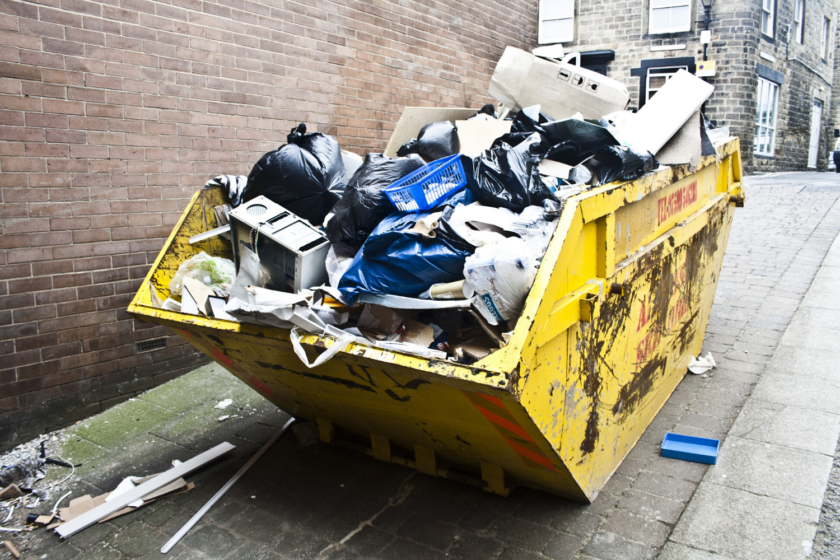 Tøm bilen før skraldemanden gør det Container Bagvrk.dk