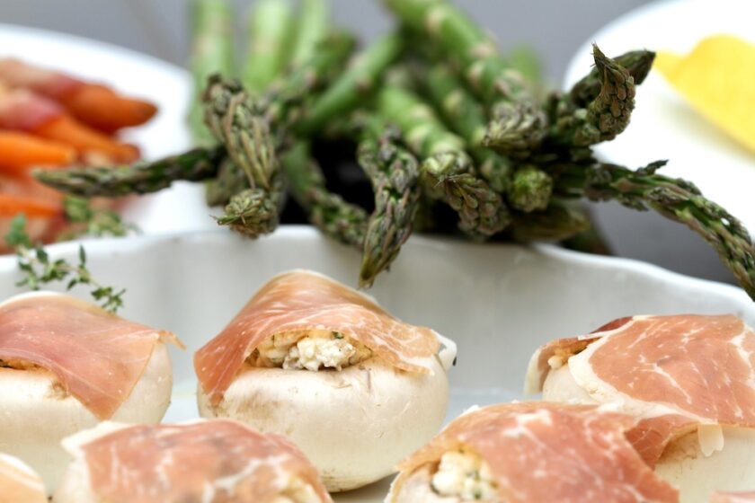 Fyldte champignons tapas grillede asparges Bagvrk.dk