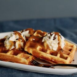 Belgiske vafler med brunsvigersauce Bagvrk udvalgt