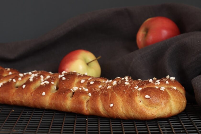 Hel kanelstang med æbler Bagvrk.dk